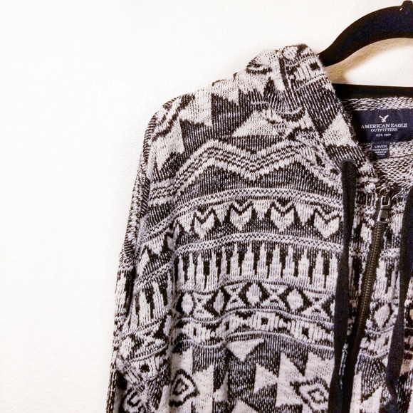 American Eagle | Textured Aztec Zip-Up Hoodie - Picture 3 of 7